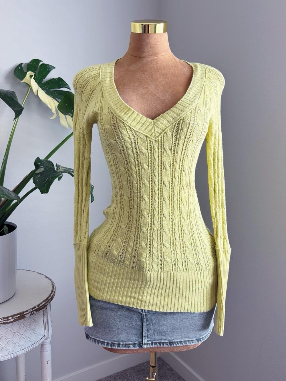 💛 Y2K American Eagle Butter Yellow Cable Knit V-Neck Sweater Medium